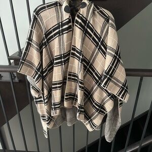 Elegant Plaid Poncho in Black and Tan